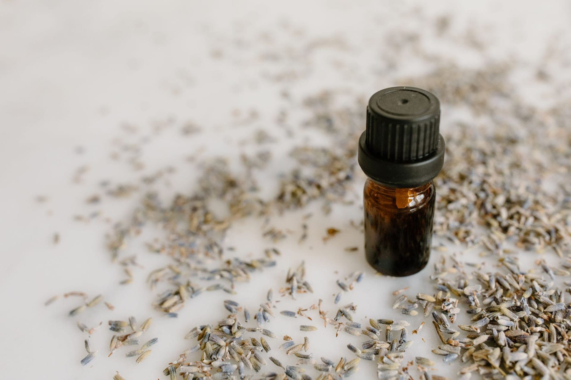 How to Make Room Spray (DIY Recipe, Ratios, and How to Stop It Separating)